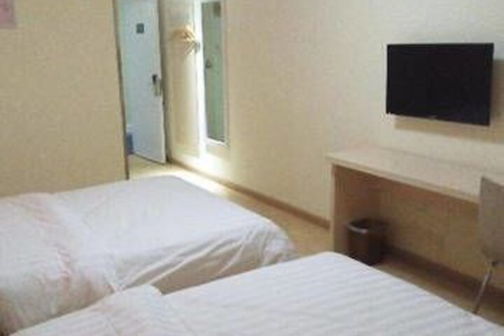 Room 2 of 6