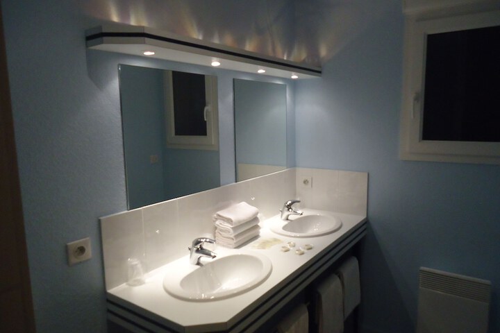 Room 16 of 29