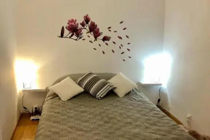 Room 6 of 6