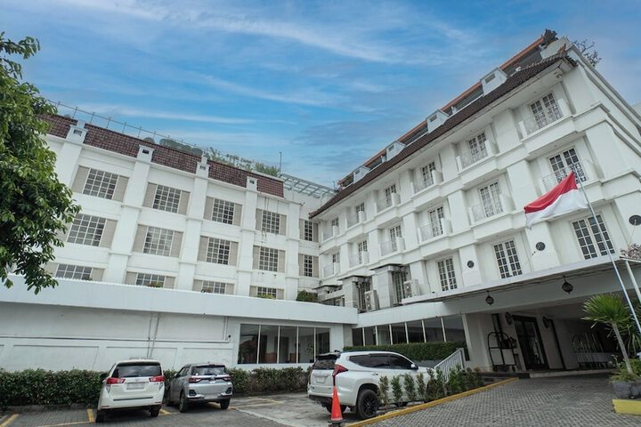 Hotel 33 of 33