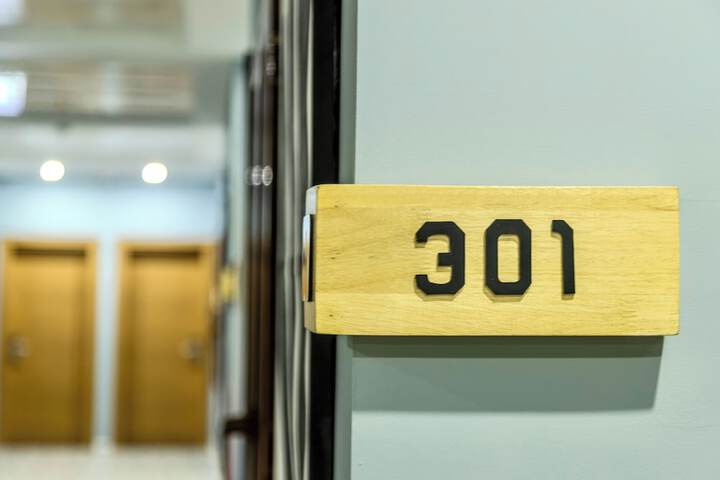 Room 10 of 50