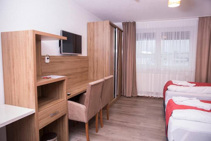 Room 9 of 62