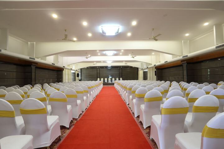 Ballroom/Hall 35 of 45