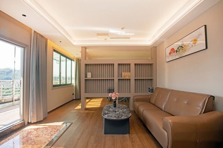 Room 50 of 95