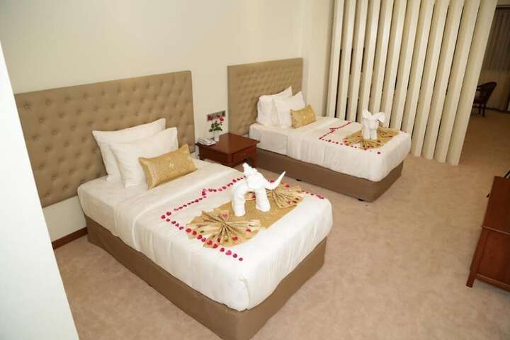 Room 16 of 32