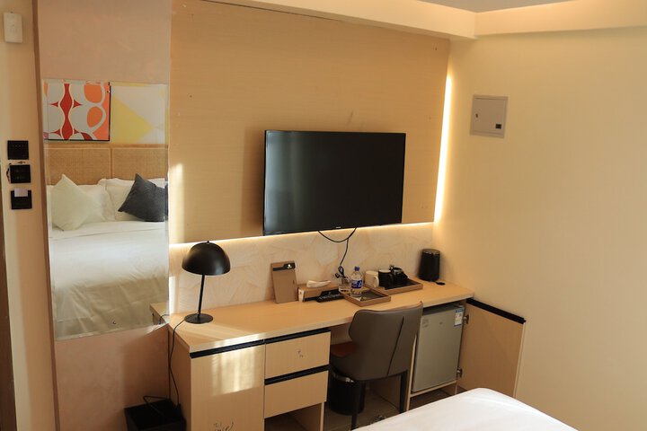 Room 5 of 20
