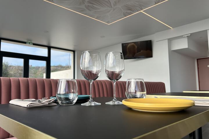 Dining 10 of 11