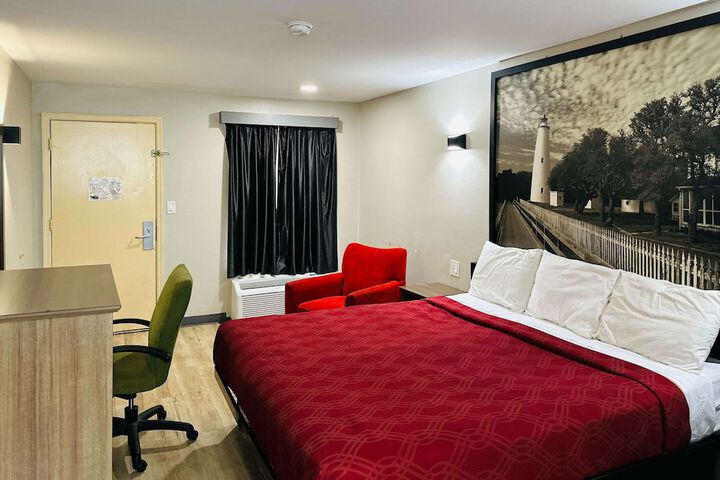 1 King Bed (21 of 22)