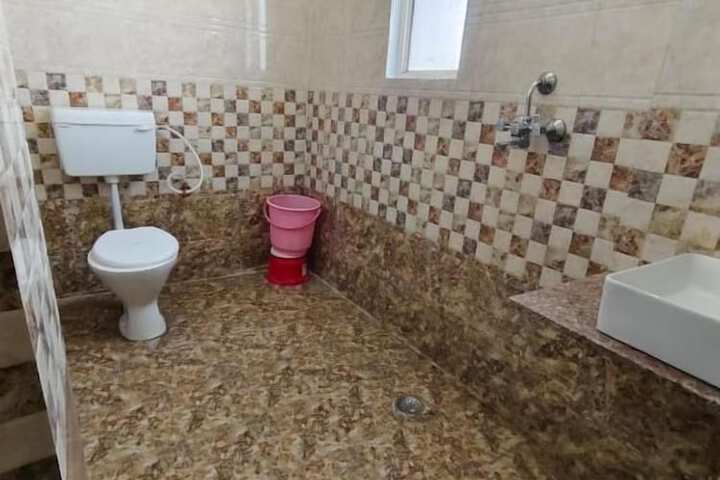 Room 7 of 10