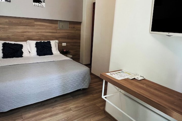 Room 26 of 74