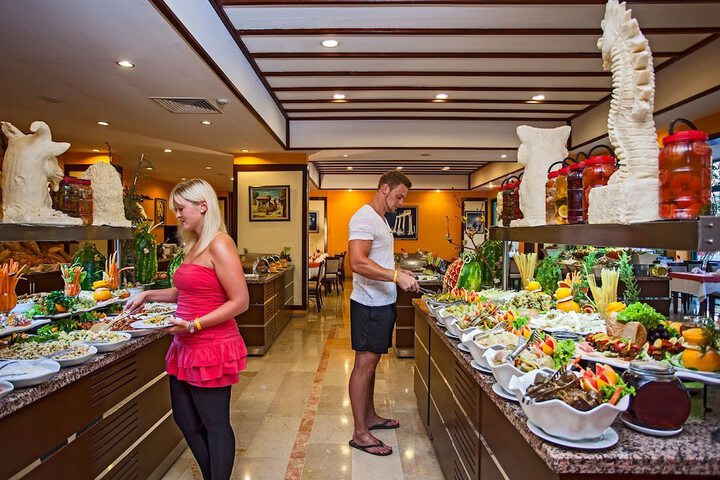 Dining 67 of 89