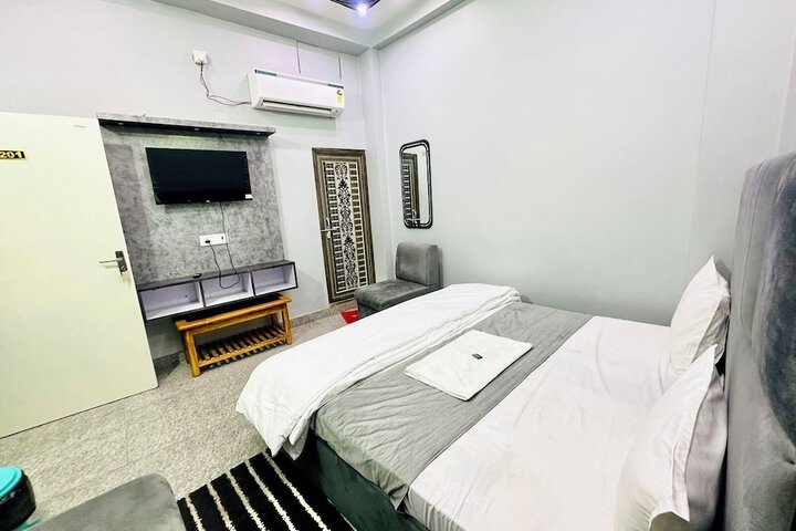 Room 33 of 59
