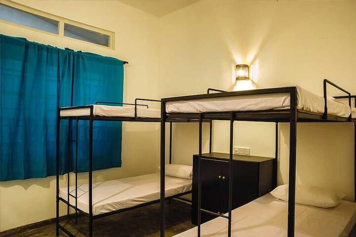 Room 13 of 29