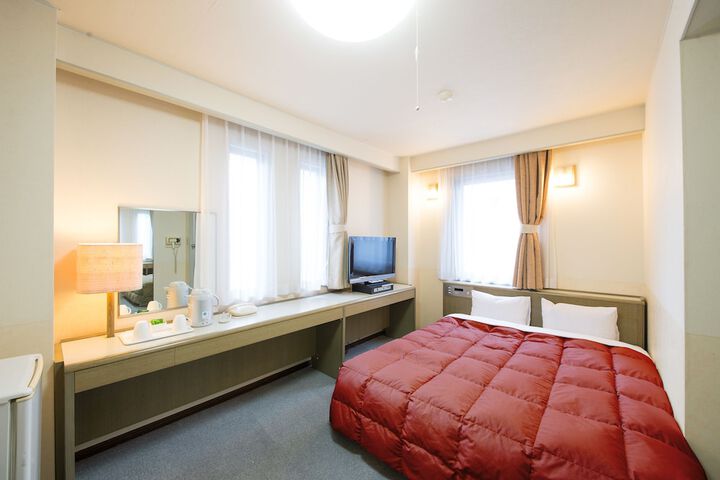 Room 8 of 37