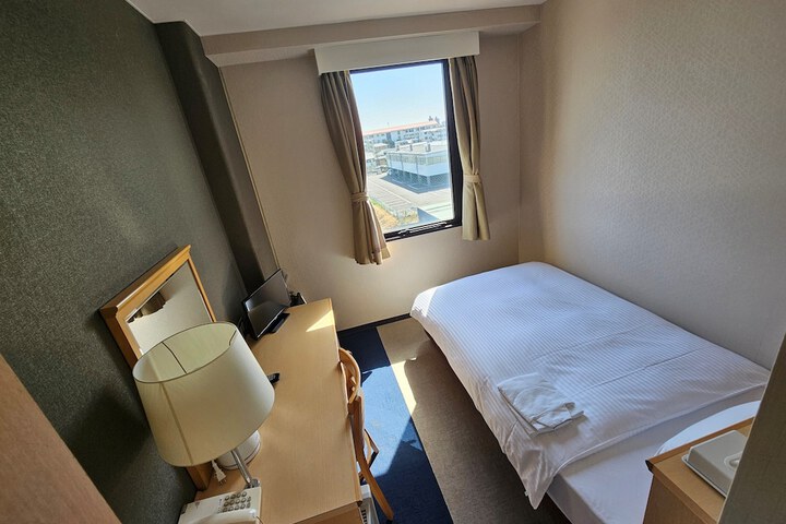 Room 15 of 34