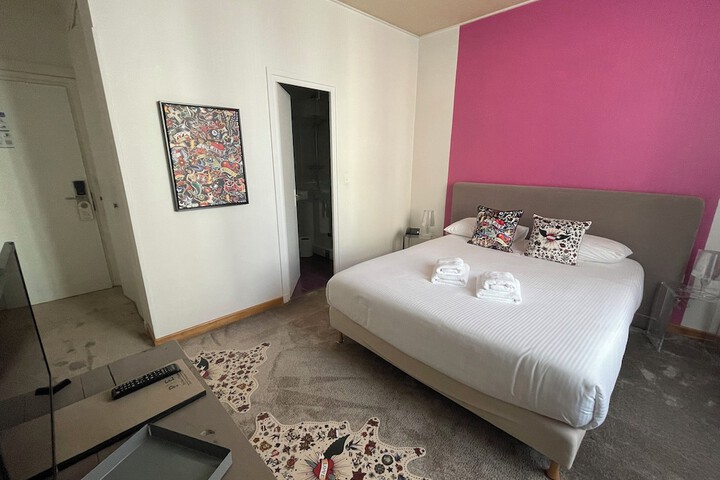 Room 14 of 38