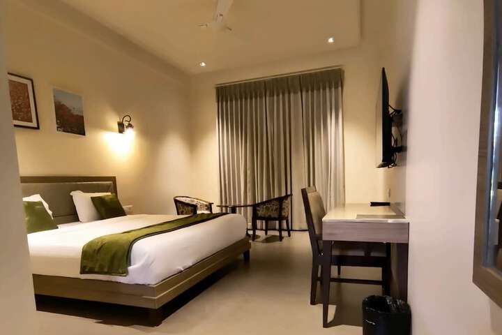 Room 7 of 27