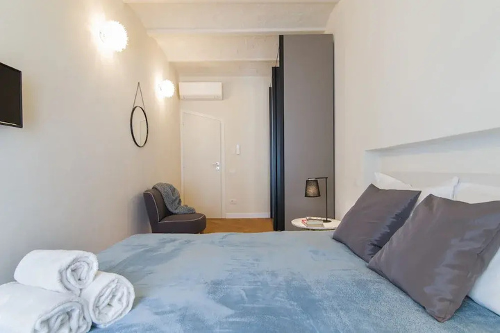 Room 3 of 12