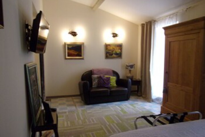 Room 30 of 40