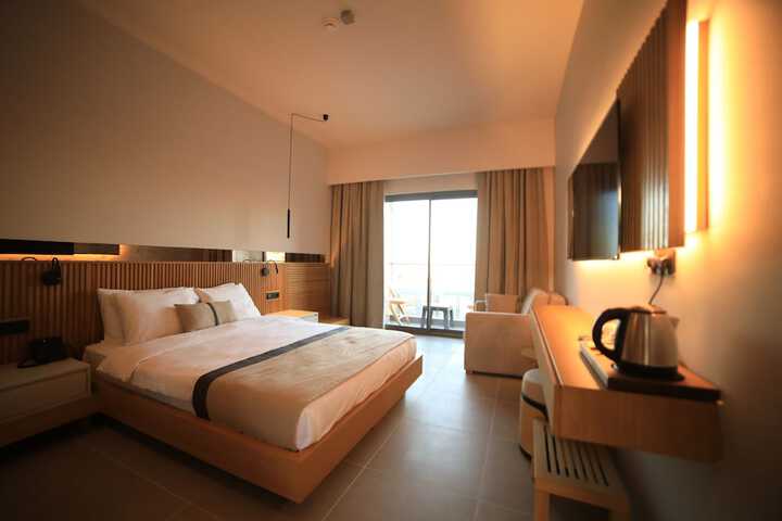 Room 5 of 20