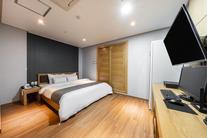 Room 47 of 91