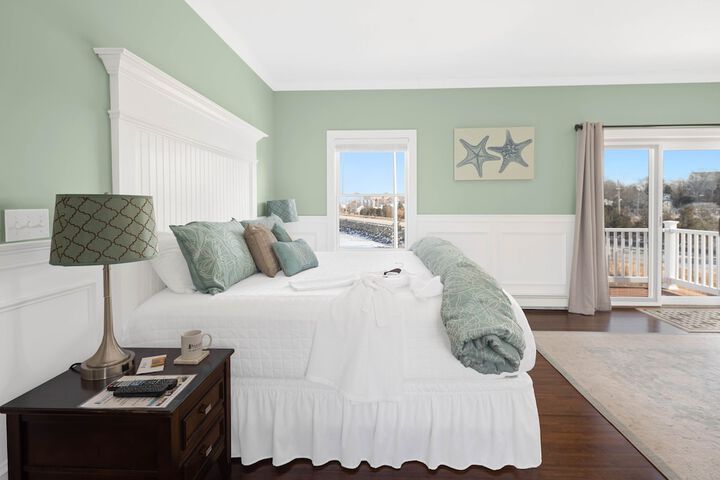 Room 16 of 25