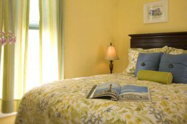 Room 6 of 32