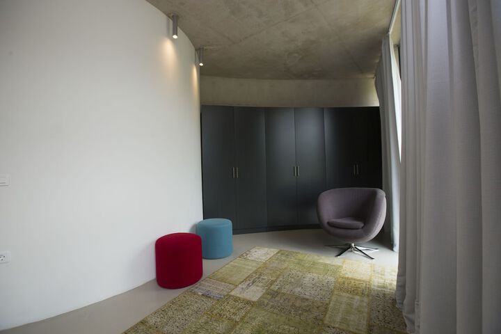 Room 41 of 67