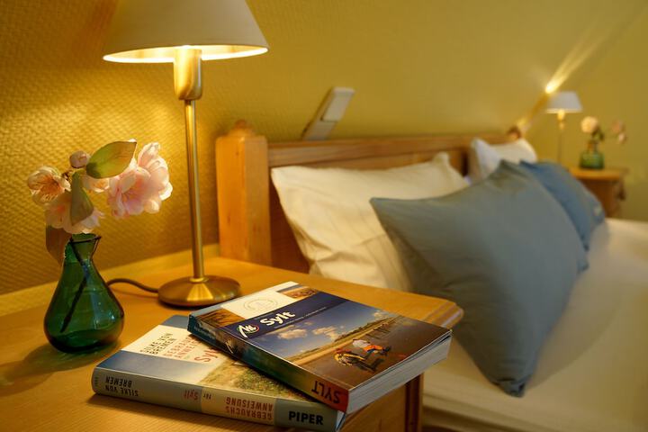 Room 12 of 72