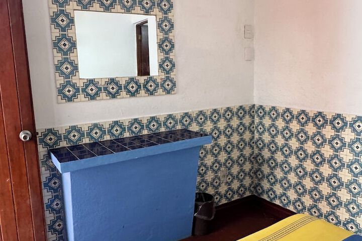 Room 10 of 23