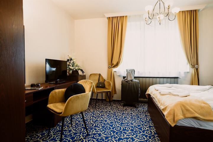 Room 4 of 47
