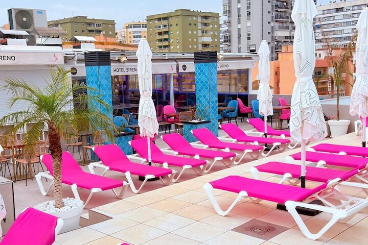 Hotel Pool