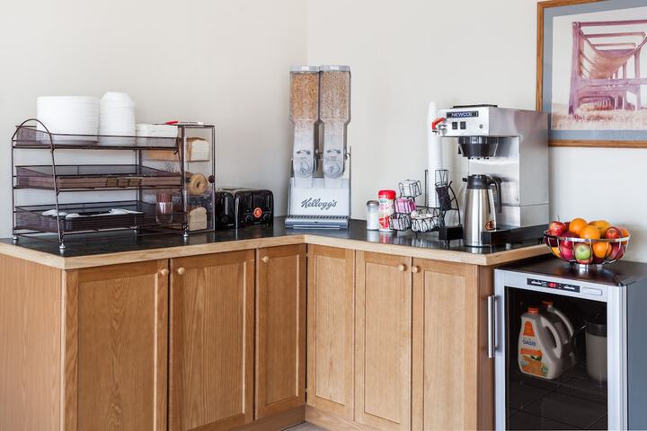 Breakfast/Coffee Service 36 of 41