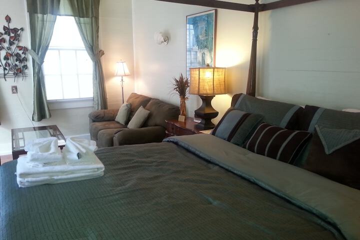 Room 5 of 112