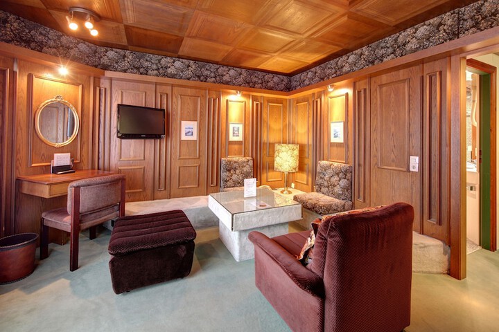 Room 33 of 113