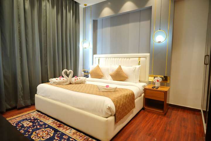 Room 25 of 93