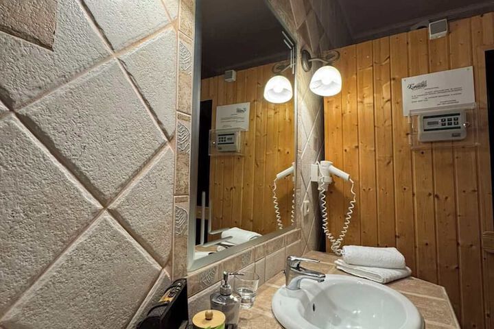 Room 27 of 91