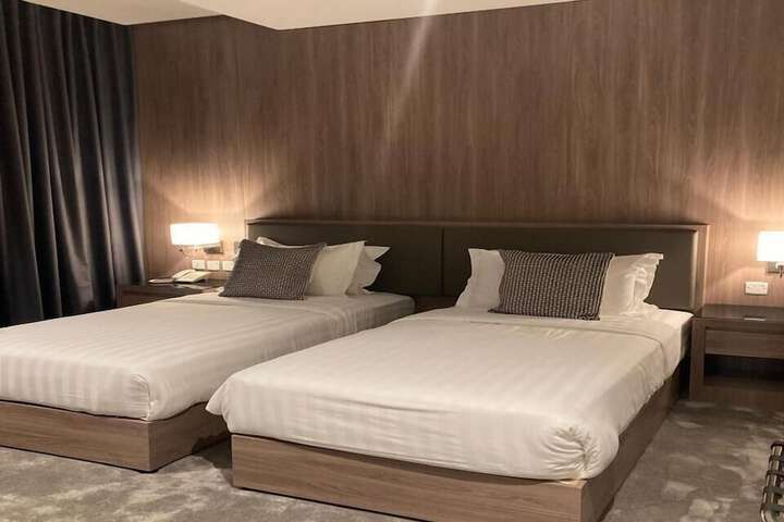 Room 15 of 30