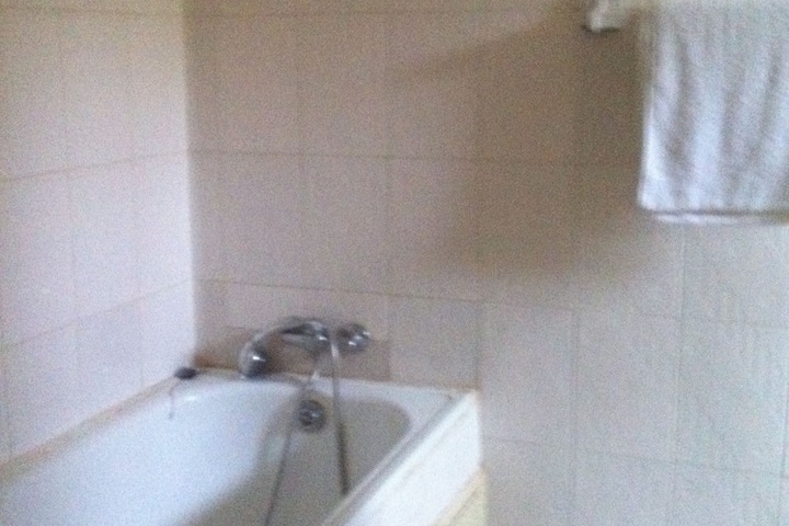 Room 4 of 6