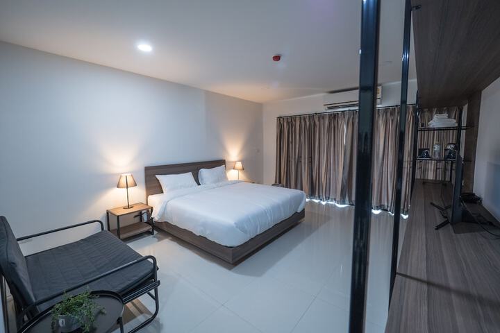 Room 6 of 32