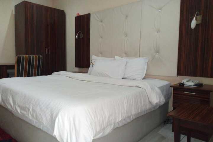 Room 15 of 23