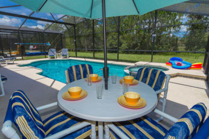 Pool 352 of 380