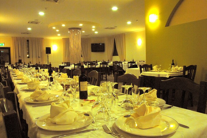 Dining 48 of 68