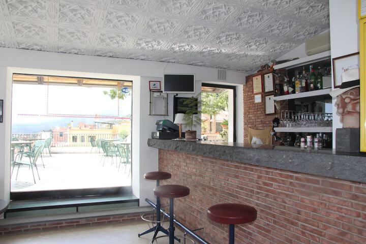 Lounge 45 of 63