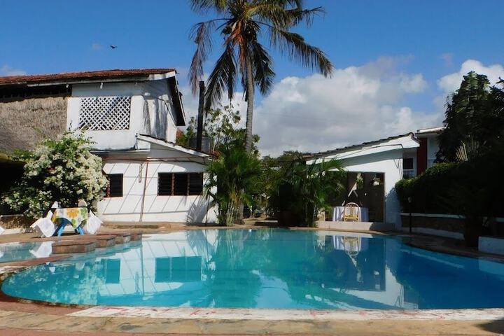 Pool 54 of 75