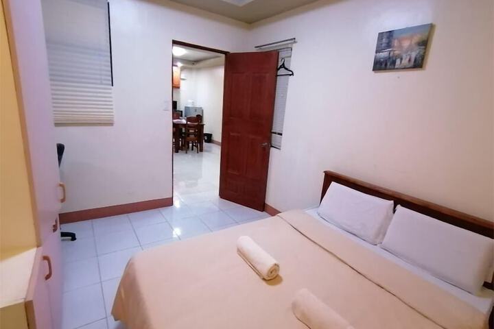 Room 27 of 79