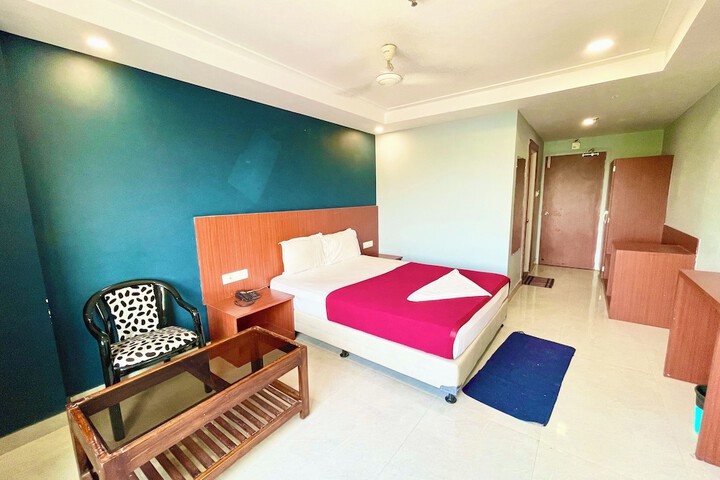 Room 25 of 76