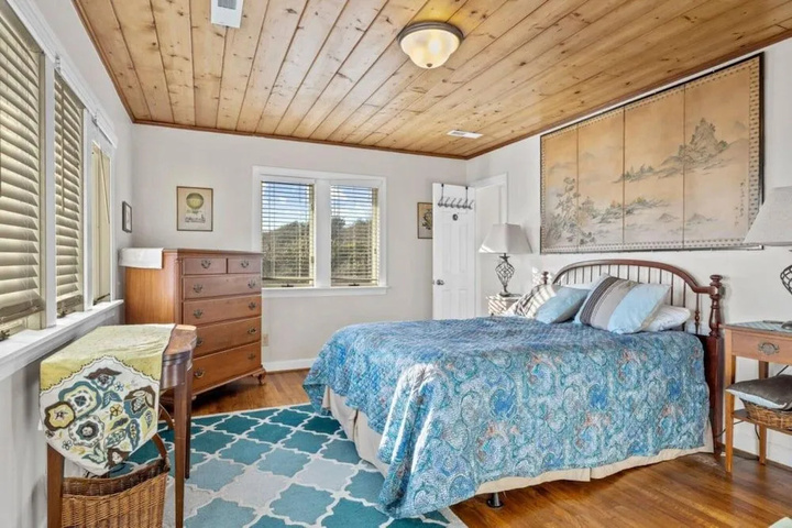 Room 6 of 21