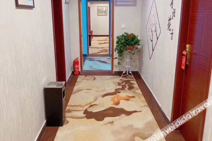 Hotel Interior 8 of 41