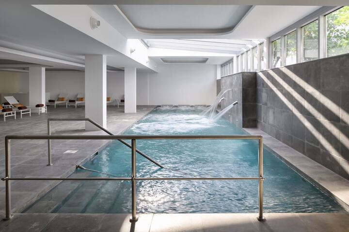 Pool Hotel